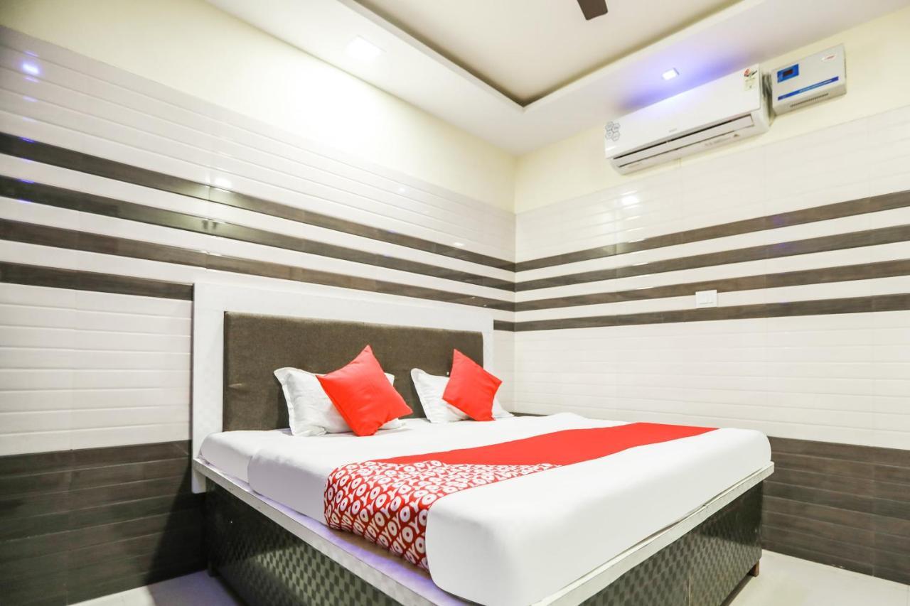 Oyo 71693 Starlight Hotel Gangānagar Εξωτερικό φωτογραφία